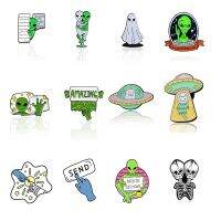 Cartoon alien brooch Spaceship shape Alloy badge Accessory pins wholesale Gift to friends Fashion Brooches Pins