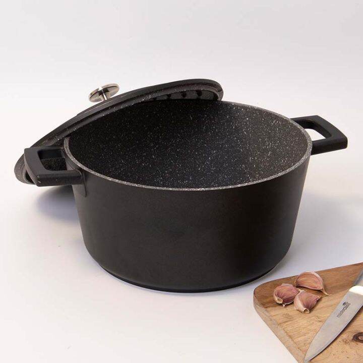 masterclass-double-layer-non-stick-lightweight-cast-aluminium-casserole-dish-cooking-pot-with-lid-works-with-all-hobs-and-oven-safe-black-หม้ออบพร้อมฝา