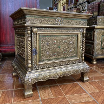 ตู้ไม้โบราณ ตู้หัวเตียง สไตล์ไทยล้านนา ทำสีทองโบราณ เดินเส้น ติดกระจกสี ขนาด 50x40x50 cm. แข็งแรง สวยงาม Vintage Wooden Cabinet Nightstand Antique
