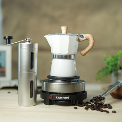 (สีขาว) KAMPING ชุดกาต้มมอคค่าพอท Moka Pot ลายไม้ + เตาไฟฟ้า500w + เครื่องบดมือหมุน + 2-1 ช้อนหนีบ