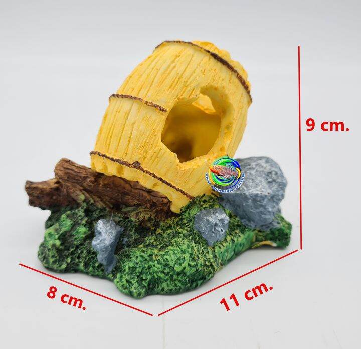 เรซิ่นตกแต่งตู้ปลา-r015-ถังเบียร์แตกสีเหลืองบนก้อนหิน-resin-ใช้ตกแต่งตู้ปลา