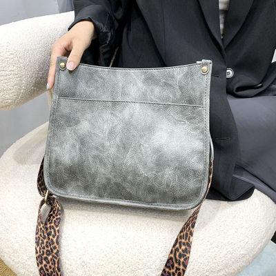 Leopard Shoulder Strap Messenger Bag Retro Shoulder Bag Casual Women Solid Shoulder Handbag 2021 New Fashion Small Square Bag
