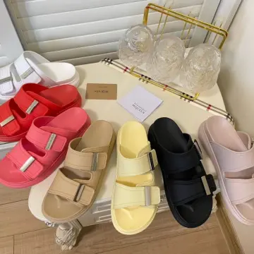 Fashionable closed clearance toe sandals