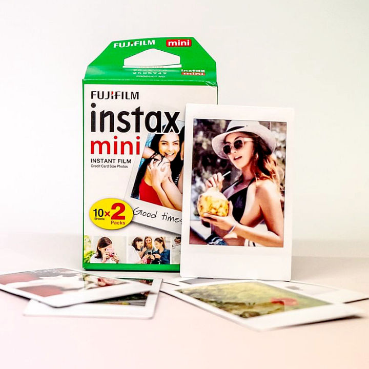 Fujifilm Mini Instax sẽ đem lại cho bạn một bộ sưu tập ảnh cực kỳ đáng yêu và độc đáo. Bạn sẽ không thể ngừng cười nhìn vào những bức ảnh này!