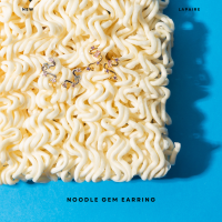 Noodle gem earring