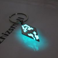 New Peters dragon keychain glowing The Elder Scrolls Dragon keyChain Fashion Jewelry Pendant glow in the dark car/Bag key chain Key Chains