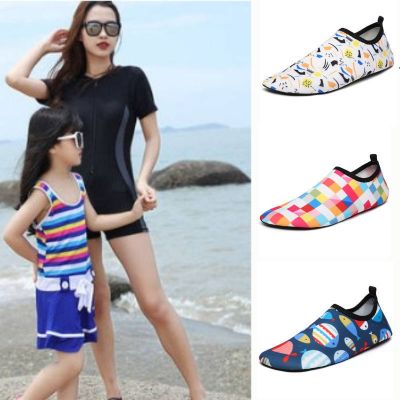 【Hot Sale】 Beach shoes mens and womens sports barefoot skin-fitting soft upstream childrens non-slip swimming quick-drying snorkeling