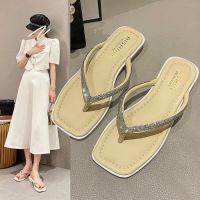 Diamond pinches sandals women in the summer of 2023 han edition contracted outside drag flat square leisure wear flip-flops female