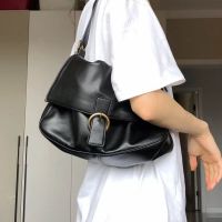 [COD] 2022 new retro large-capacity black one-shoulder underarm bag baguette all-match trendy flip oblique cross-handle