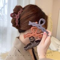 【Ready Stock】 ▤✳☽ C18 ??Ready Stock??Korea hair claw hair clip pin rambut pins ribbon clip hair ties sempit rambut big hair claw麻花发夹大抓夹韩式发夹