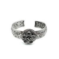 DSP กำไลเงินทรงโอ่งเล็กลายดอกพิกุลเครือเถา จี้ดอกพิกุล เงินแท้ 925 : Solid 925 Sterling Silver Flower Bangle [GSPP0211]