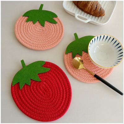 1Pc Loverly Strawberry Fruit Placemat Dining Table Drink Tea Coaster Cup Dish Pad Cotton Pot Holders Wedding Party Decor