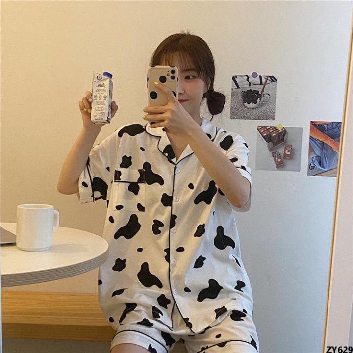 ชุดใส่ในบ้านคู่น่ารักสำหรับผู้หญิงฤดูร้อนผู้ชายแขนสั้นวัวนักเรียนอินเทรนด์ใส่ชุดนอนญี่ปุ่น-ins