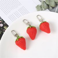 【CW】 Strawberry Fruit Keychain Car Chains Small Hanging Decoration Accessories