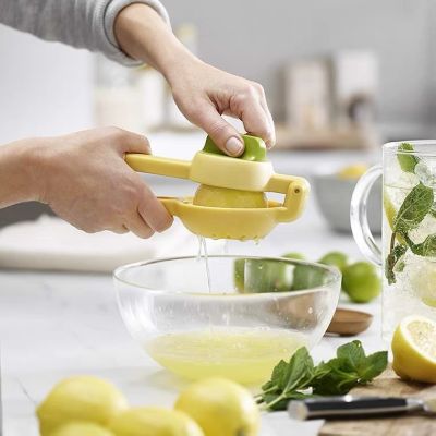 （HOT NEW）เครื่องคั้นน้ำผลไม้แบบใช้มือง่ายๆ Householdportable Squeezer Orange Juice Lemon Hand-Pressed Fruit Kitchen Squeezer
