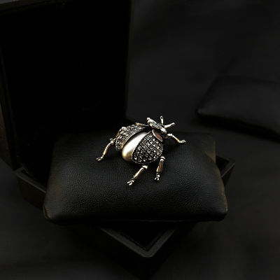 High-Grade Beetle Brooch Retro Exquisite Insect Corsage Men Women Suit Coats Scarf Hat Pin Accessories Rhinestone Jewelry Pins