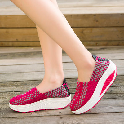 รองเท้าผู้หญิงระบายอากาศทำด้วยมือรุ่นใหม่ คนขี้เกียจสวมเท้าพักผ่อนเดินทางคู่รองเท้ากีฬา
