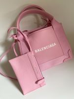 New Balenciaga Cabas XS  B-302 หนังแท้ทั้งใบ น่ารักมาก ขยายข้างได้ มีสายยาว มาพร้อมใบลูก  งานแท้ ส่งฟรี