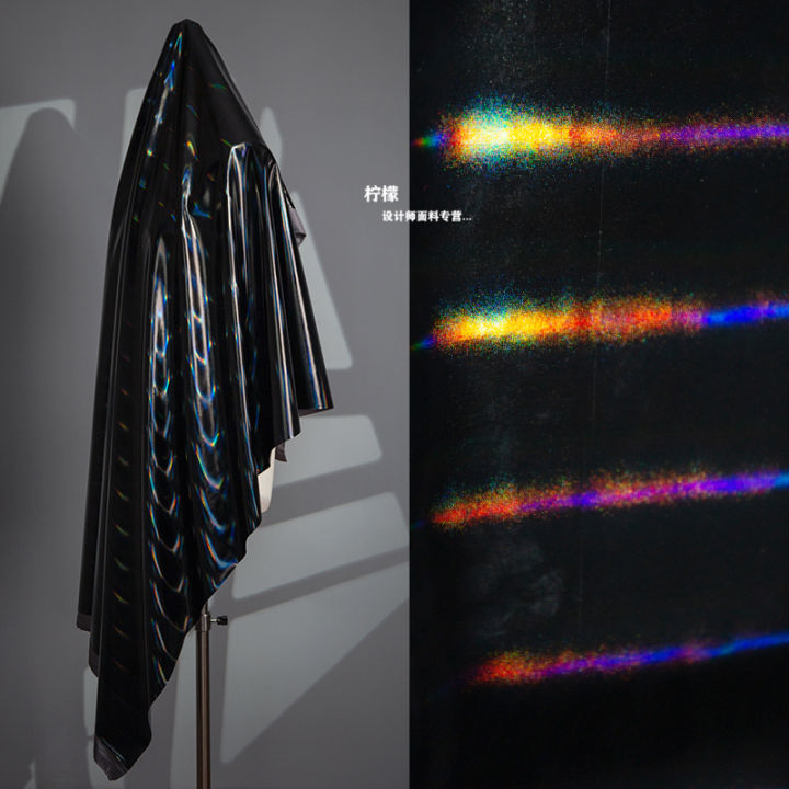 สดใสสีดำภาพลวงตา-pu-สายรุ้งฟิล์มผ้ากระจกกันน้ำลงแจ็คเก็ตหนังขายส่งผ้าต่อเมตรสำหรับจักรเย็บผ้า-diy