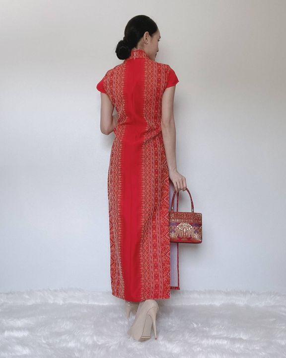 ต้อนรับเทศกาลตรุษจีนด้วยชุดเดรสกี่เผ้า-ผ้าทอไทยแพรวา