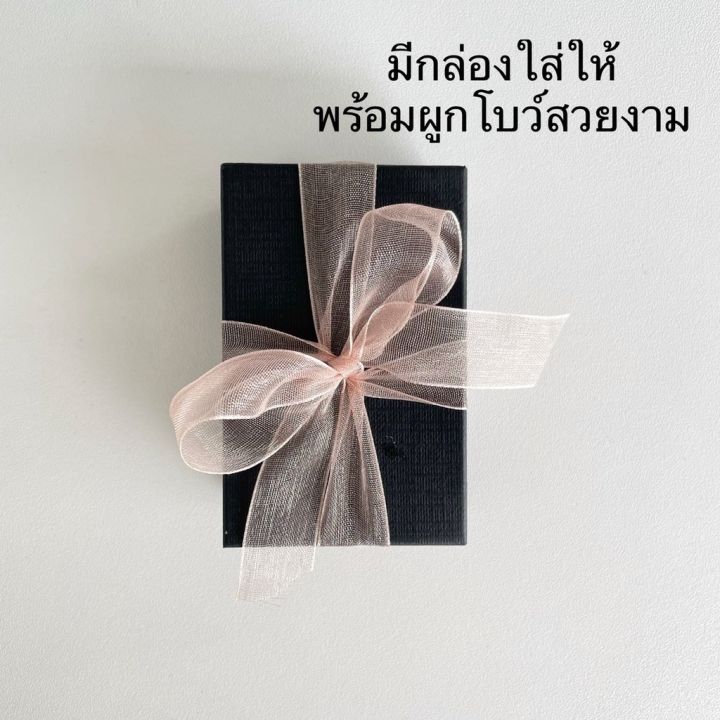 สร้อยข้อมือโทนสีเขียว-ลายใบโคลเวอร์-สัญญลักษณ์แห่งความโชคดี