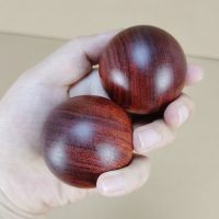 Small leaf red sandalwood health ball solid wood fitness handball mahogany massage ball turning handle pieces collection gift