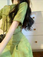 เสื้อทรงสูงหรูหรา + High Pure Desire French Half Skirt ชุดเดรสเซเลบริตี้ชุดสองชิ้นสำหรับผู้หญิงสไตล์เบาๆ
