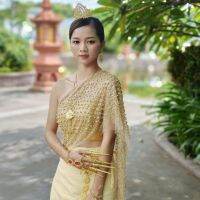 ●  Dai Thai national costume web celebrity female suit covered five times that wipe a bosom Thai photo studio 2021 summer travel