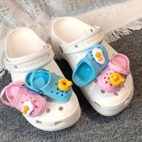 2023 New Fashion version    Super cute and cute mini hole shoes accessories shoe buckle DIY color simulation slippers three-dimensional small shoes cute accessories