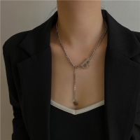 [COD] European and ins personality all-match letter B stainless steel necklace net red cold simple temperament short collarbone chain female