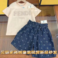 Fendi∮ ผ้าฝ้ายเด็กสูทเด็กชายและเด็กหญิงแขนสั้นพิมพ์โลโก้เสื้อ + กางเกงขาสั้นสูทสำหรับเด็ก