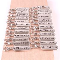 【YF】 Metal Fecho de Lagosta Pingentes para Fazer Jóias DIY Charme Letra Palavras Pulseiras Colar Acessórios 24Pcs