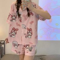 เสื้อ Sanrio Hello Kitty ชุดนอนเข้าชุดผู้หญิงหลวมบางสบายชุดนอนมีแขนสั้นชุดนอนฤดูร้อนอนิเมะ Kawaii Kuromi