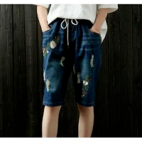 Large  Size Womens Jeans Knee-length Half Denim Pants Ripped Floral Embroidery Shorts