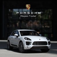 WELLY 1:24 white Porsche Macan Turbo alloy car model crafts decoration collection toy tools gift