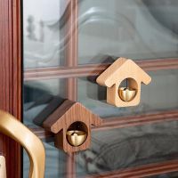 ▪ Door Hanging Bells Wooden Magnetic Doorbell With Loud Clear Tone Decorative Entry Door Chime With Brass Bell Entrance Hanging