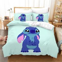 ชุดเครื่องนอนลายการ์ตูน Disney Lilo &amp; Stitch 1ชุดผ้าห่มนุ่มสบายคลุมปลอกหมอนขนาดควีนไซส์สำหรับอุปกรณ์ตกแต่งห้องนอนเด็ก