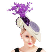 สีม่วงอ่อนและงาช้าง Sinamay Fascinator Derby หมวกผู้หญิง Headwear งานแต่งงานดอกไม้ Feather Headpiece สำหรับ Derby Church Chapeau หมวก