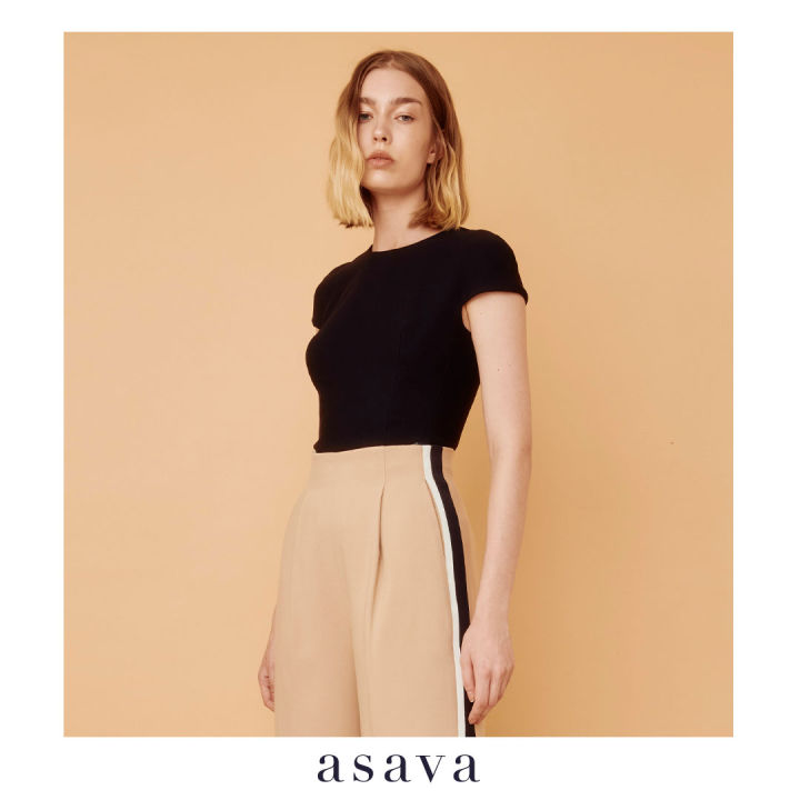 asava-aw22-asava-column-blouse-เสื้อผู้หญิง-แขนสั้น-เข้ารูป