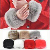 Ladies wrist Warmers Warm cuffs Windproof Soft Furry wristband Oversleeve ST030 Exercise Bands