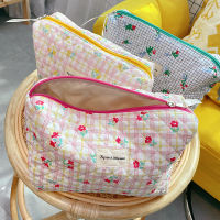 CWQuilted Lattice กระเป๋าเครื่องสำอางขนาดใหญ่ Make Up Bag Organizer Women Cosmetic Storage Toiletry Bags Cotton Zipper Beauty Case Pouch