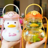 Spot goods650/1000ML Cute Duck Water Bottle With Straw Large Capacity Plastic Cup Drinking Bottle Kawaii Kids Water Bottles BPA free