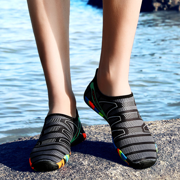 รองเท้าลุยน้ำผู้ชายไซส์ใหญ่พิเศษ-35-46-รองเท้าลุยน้ำกันน้ำสำหรับผู้หญิงรองเท้าผ้าใบโต้คลื่นว่ายน้ำชายหาดกลางแจ้งรองเท้าใส่ลุยน้ำเบา
