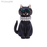 Black Enamel Cat Brooches for Women Crystal Green Eyes Cat Brooch Pin Fashion Animal Party Clothes Accessories