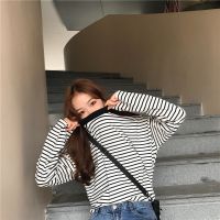 YICO Stripe พร้อมส่ง เสื้อแขนยาวผู้หญิง สไตล์เกาหลี Oversized ไหล่ตก ผ้าคอตต้อน ริ้ว-3528-6