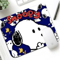 SNOOPY BW  แผ่นรองเม้าส์ แผ่นรองเมาส์ เมาส์ สี่เหลี่ยม ลาย SNOOPY  BW       ขนาด 21 x 26 cm สวยงาม น่าใช้งาน งานดี มีบริการเก็บเงินปลายทาง by NPNN