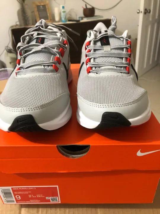 nike men's run all day 2