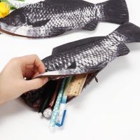 ✈♣ 1PC Carp Fish Shaped Zipper Pencil Case Bag Holder Storage Pouch Pen Pencil Case Stationery School Supplies Funny Gift