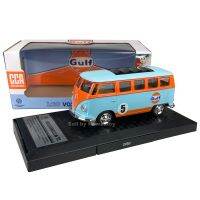 รถ1:30 CCA VW T1รถซัมบาบัสทรานสปอร์ตเตอร์แวน Gulf โลหะผสมสีฟ้าพร้อมฐานตกแต่งของเล่นโมเดลลิขสิทธิ์อย่างเป็นทางการ VW