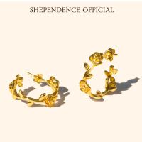 Shependence ต่างหูห่วงก้านลายกุหลาบ (Rose Vine Hoop Earrings)